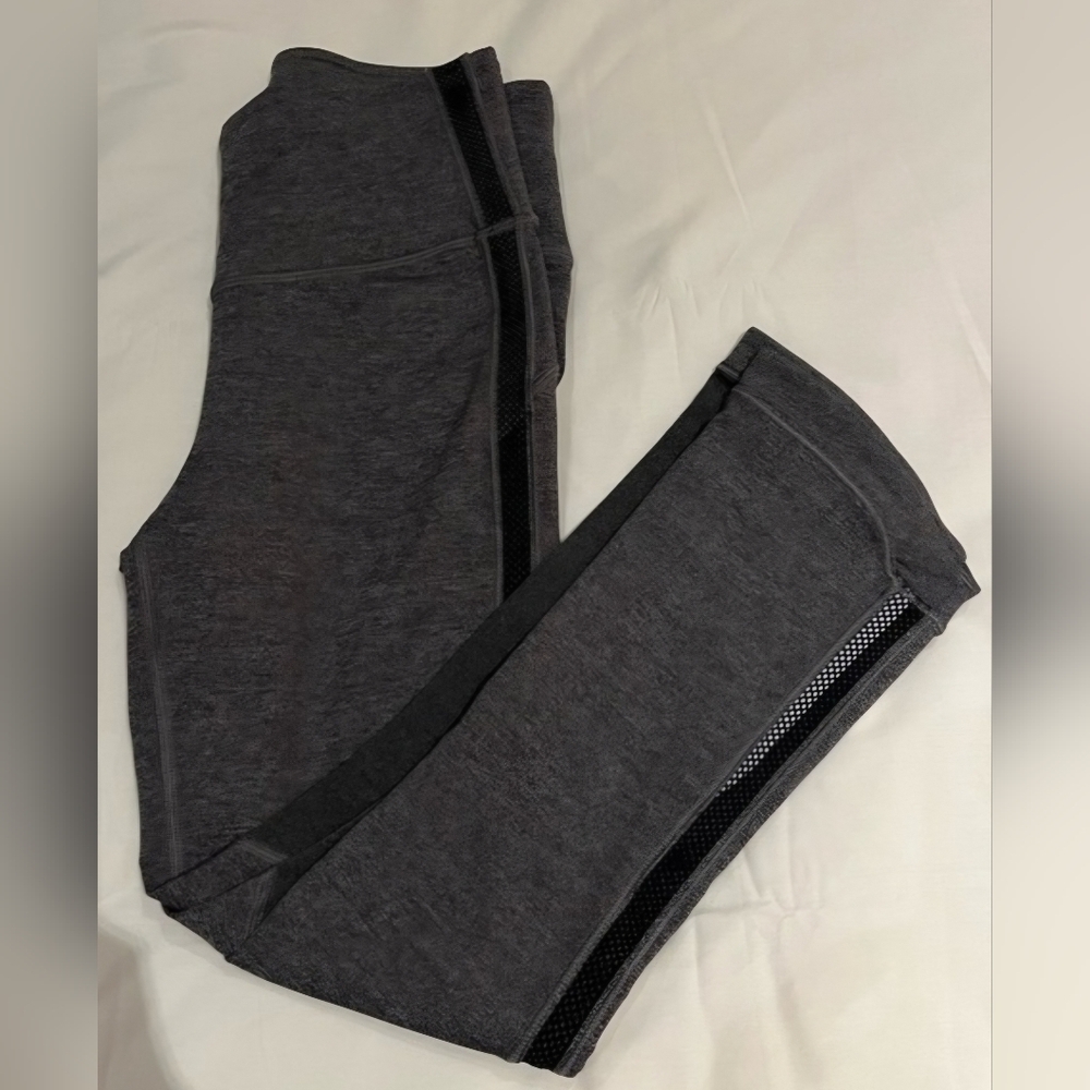 LULULEMON Gray Cropped Leggings with Black Stripe Size 6